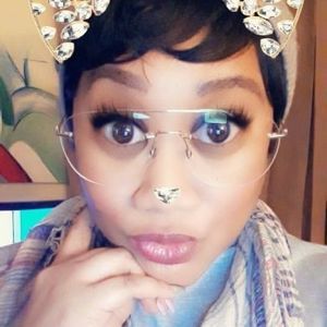 Meet your Posher, Monique